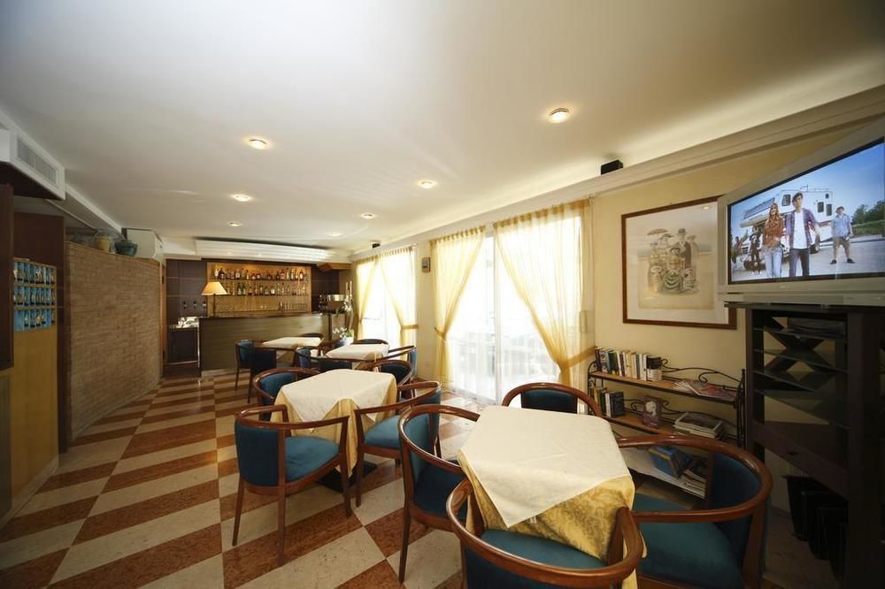 Hotel Houston ريميني المظهر الخارجي الصورة